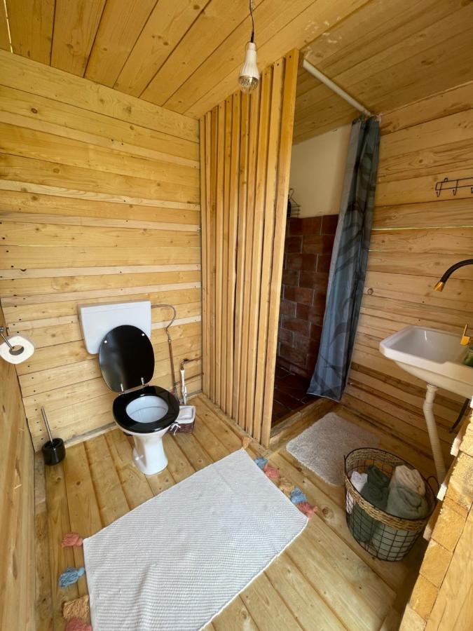 The Hunters Glamping Otel Ciudanovita Dış mekan fotoğraf