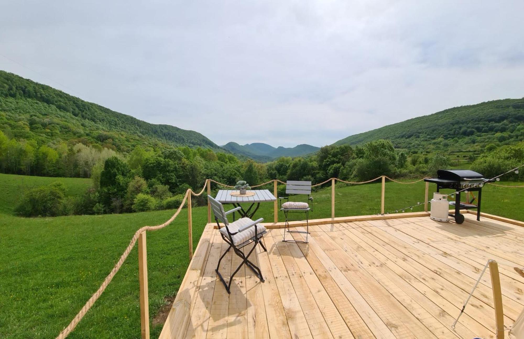 The Hunters Glamping Otel Ciudanovita Dış mekan fotoğraf